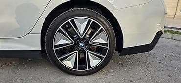 разноширокие: BMW i3: 2025 г., Автомат, Электромобиль, Седан — 8