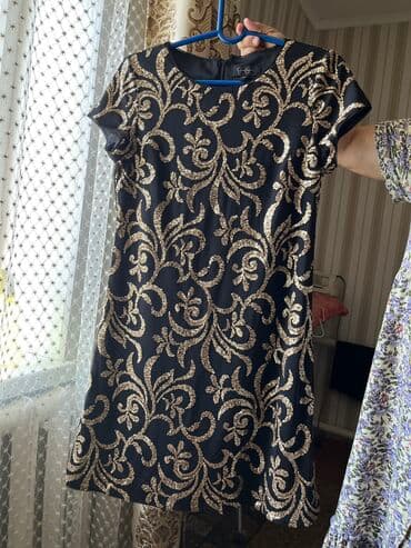 вечерне коктейльное платье: Вечернее платье, Коктейльное, Средняя модель, С рукавами, Пайетки, S — 1