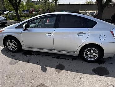 Продажа авто: Toyota Prius: 2010 г., 1.6 л, Автомат, Гибрид, Хэтчбэк — 2