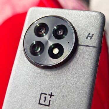 блекберри телефон цена: OnePlus 13, Новый, 256 ГБ, цвет - Черный, 2 SIM, eSIM — 9