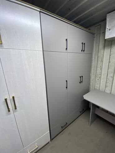 Инструменты: Шкаф трёх дверные 12000 доставка по городу бесплатно — 8