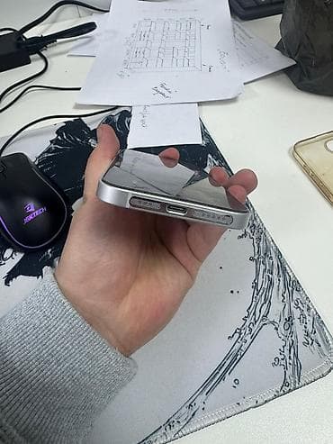 galaxy note edge: IPhone 16e, Б/у, 128 ГБ, Белый, Зарядное устройство, Защитное стекло, Чехол, 100 % — 5