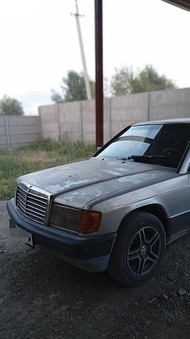 mini jack: Mercedes-Benz 190: 1990 г., 2 л, Бензин, Седан — 2