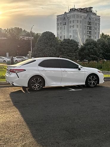 Toyota Camry: 2019 г., 2.5 л, Автомат, Бензин, Седан — 4