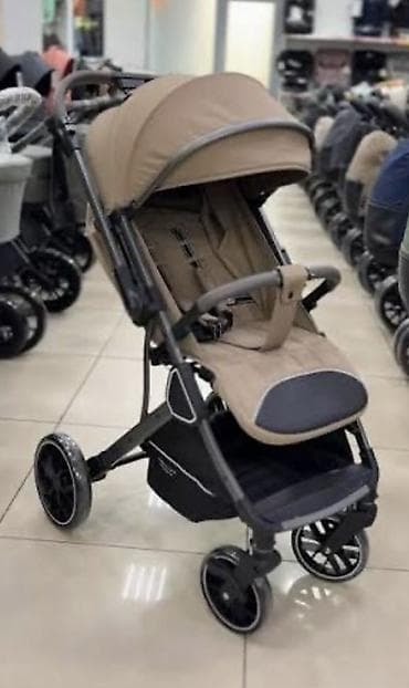 Прогулочная коляска Kidilo (бежевый цвет) Прочная рама, компактное