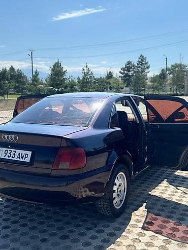 Audi A4: 1995 г., 1.8 л, Механика, Бензин, Седан — 6