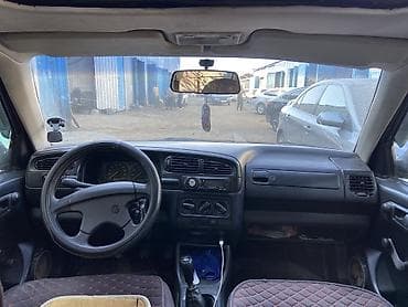 100: Volkswagen Vento: 1994 г., 1.6 л, Механика, Бензин, Седан — 8
