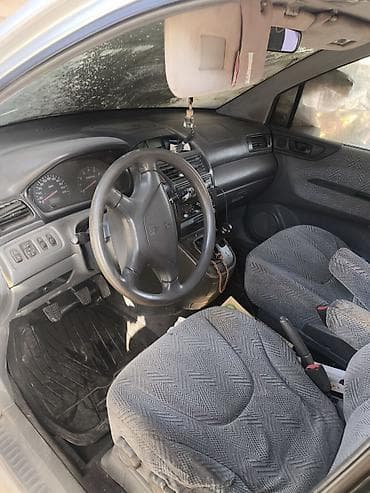 toyota cube: Mitsubishi Space Wagon: 1999 г., 2.4 л, Механика, Бензин, Хэтчбэк — 2