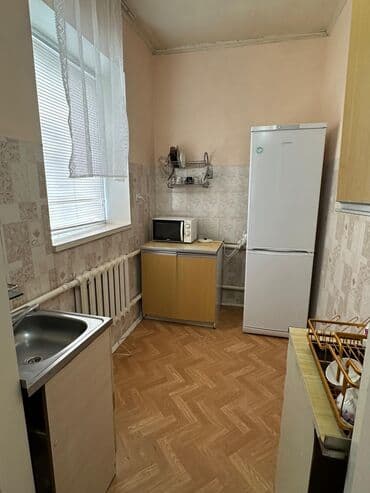 дом с бассейном посуточно бишкек: Дом, 80 м², 4 комнаты, Собственник, Старый ремонт — 23