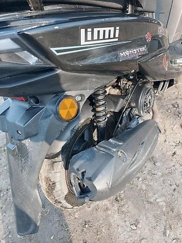 мото электрические: Скутер Limi (черный) + мотошлем Описание: - Городской скутер Limi с — 3