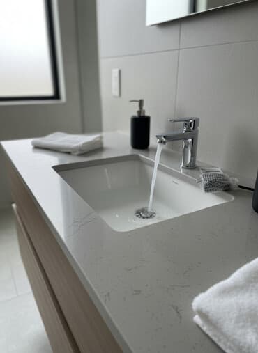 болшой тазик: Раковина для ванной, Квадратная форма, Материал: Керамика — 1