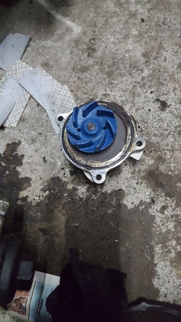 Volkswagen LT 2003 год мотор 2.5 натяжные ролики помпа шкив