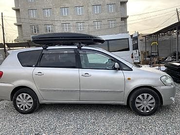 значок ист: Toyota Ipsum: 2003 г., 2.4 л, Автомат, Газ, Минивэн — 3