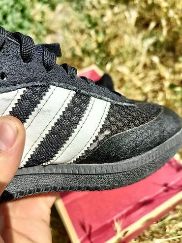 кийит: Эркектердин кроссовкасы, 42.5, Adidas, Колдонулган, түсү - Кара — 8