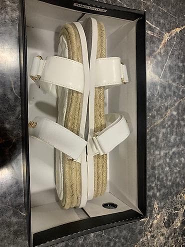 lining 38: Продаю шлёпки новые, chanel, оригинал, купила размер 39, сверху на — 3