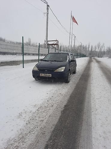 Ford Focus: 2002 г., 1.6 л, Механика, Бензин, Седан