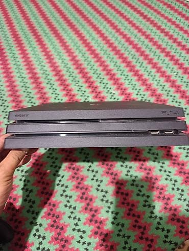 soni: PlayStation 4 Pro (CUH-7xxx), комплект для игр Что входит: - Консоль — 3