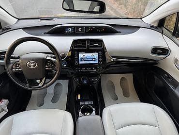 Toyota Prius: 2021 г., 1.8 л, Вариатор, Гибрид, Лифтбек — 9