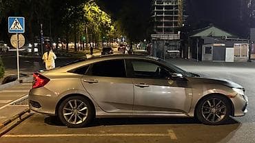 Продажа авто: Honda Civic: 2019 г., 1.5 л, Вариатор, Бензин, Седан — 3