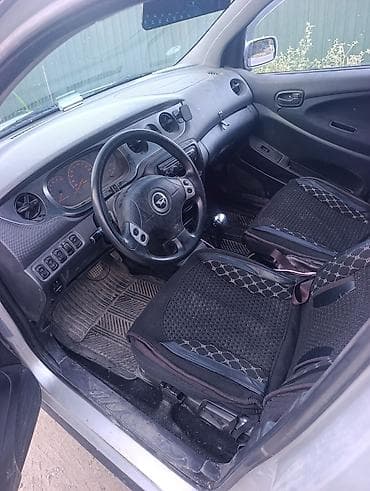 step 2: Daihatsu YRV: 2002 г., 1.3 л, Автомат, Бензин, Хэтчбэк — 7