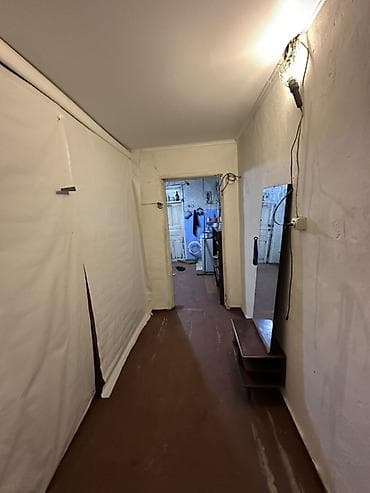 4 комнаты: Сдаются в аренду простые комнаты в отдельном строении. Две — 6