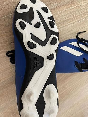 одежда для футбола: Футбольные бутсы adidas оригинал По нашим меркам 32-34 с Америки — 4