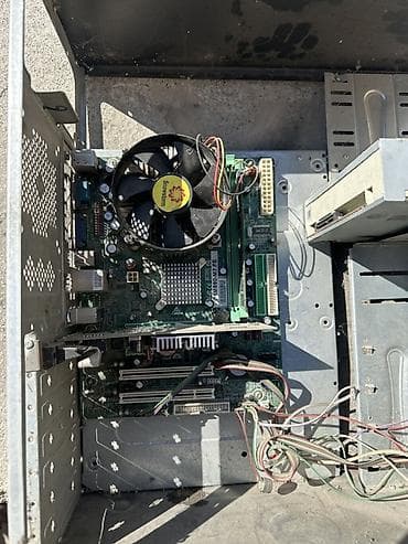 вещи из европы: Мать 775 проце неизвестно, селерон вроде старый видеокарта geforce — 1