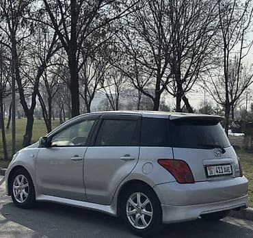 Toyota Ist: 2004 г., 1.3 л, Автомат, Бензин, Хэтчбэк — 2