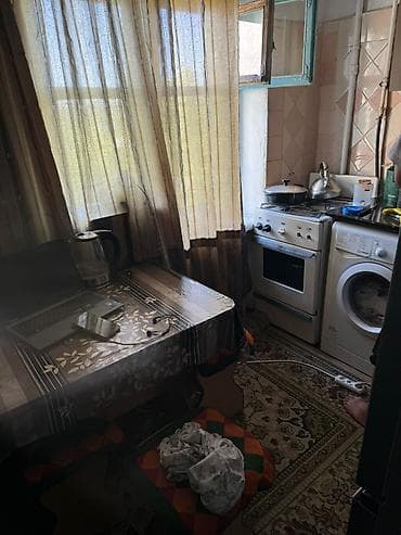 Техника жана электроника: Классическая газовая плита с белым корпусом и четырьмя конфорками — 1