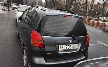 Toyota Corolla Verso: 2002 г., 1.6 л, Механика, Бензин, Минивэн