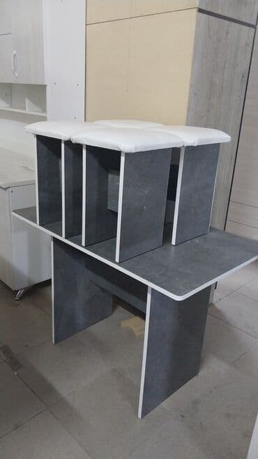 купить кухонный стол и стулья недорого: Для кухни стол и 4 табуретки комплект 3500сом новый оптом и розницу — 10