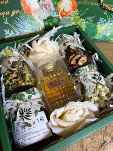 букет из курута: Подарочный набор Зеленый • Коробка, Сумка • мёд в баночке • 2 розы — 4