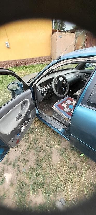 golf 3 variant: Mazda 626: 1992 г., Механика, Газ, Седан — 4