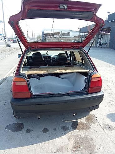 авто в такси: Volkswagen Golf: 1992 г., Хэтчбэк — 6