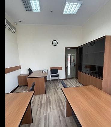 Недвижимость: Сдается офисное помещение на первой линии в центре города! Район — 2