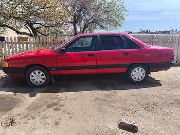 демио 1998: Audi 100: 1990 г., Седан — 3