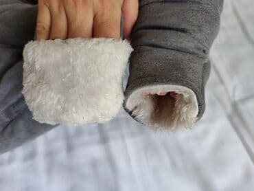 детский зимний комбез для новорождённых: Детский зимний комбинезон "Gap". Новый. На 6-12 месяцев. Рукава и — 4