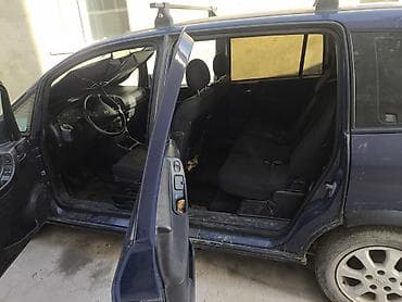 Opel Zafira: 2004 г., 2 л, Кол менен иштөөчү, Дизель, Вэн/Минивэн