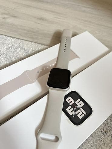 Смарт‑часы Apple Watch Series 7 2 (алюминий), цвет корпуса — светлый