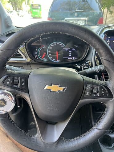 самые дешёвые авто: Chevrolet Spark: 2019 г., 0.1 л, Вариатор, Бензин, Хэтчбэк — 10