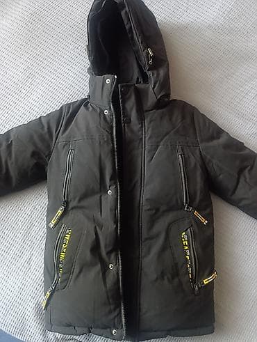 Детская зимняя куртка с капюшоном Размер 120-130 см Б/У В ОТЛИЧНОМ