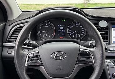 Hyundai Elantra: 2018 г., 1.6 л, Автомат, Бензин, Седан