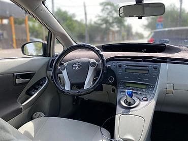 ключ на приус: Toyota Prius: 2011 г., Автомат, Гибрид — 5