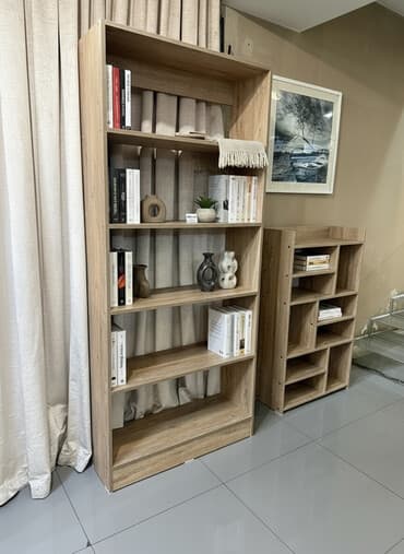 Высокий открытый стеллаж из ЛДСП под натуральное дерево. - Прямые