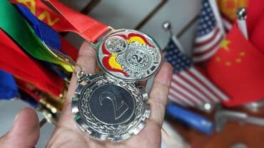 продаю медали: 💬 Наш новый адрес: ул Тимирязева 65 пер Токтогула 💚💚💚 ✅ Медали — 6