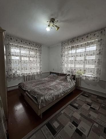 бишкек продаю дом село нижний алаарча: 🏡 Продаётся кирпичный дом на первой линии — отличная локация! 📍 — 10
