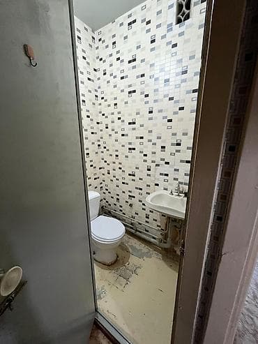 воост: 2 комнаты, 48 м², 105 серия, 1 этаж, Старый ремонт — 5