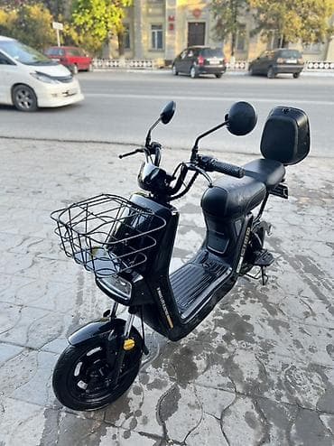 сидушка на скутер: Электроскутер (городской электровеломопед) черного цвета Ключевые — 5