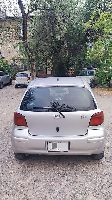 Toyota Vitz: 2003 г., 1.3 л, Автомат, Бензин, Хэтчбэк