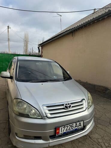 продаю в связи с переездом: Toyota Ipsum: 2002 г., 2.4 л, Автомат, Газ, Минивэн — 2